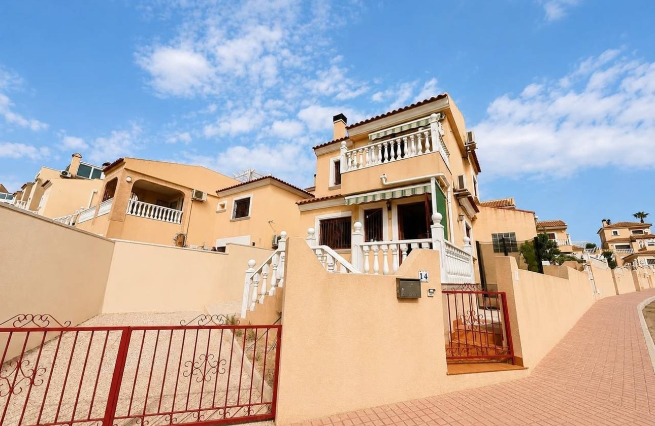 Resale - Detached Villa -
Villamartín