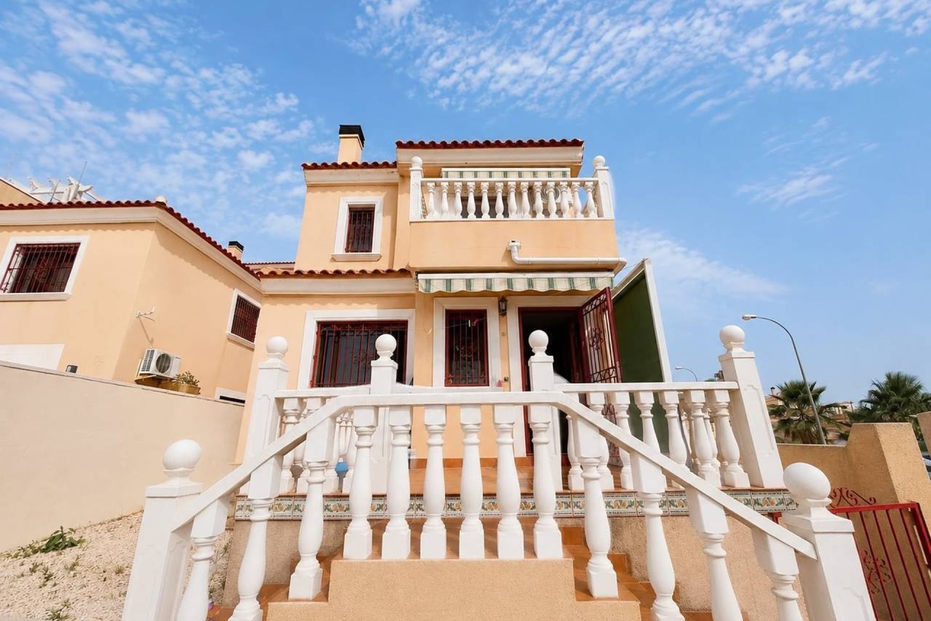Resale - Detached Villa -
Villamartín