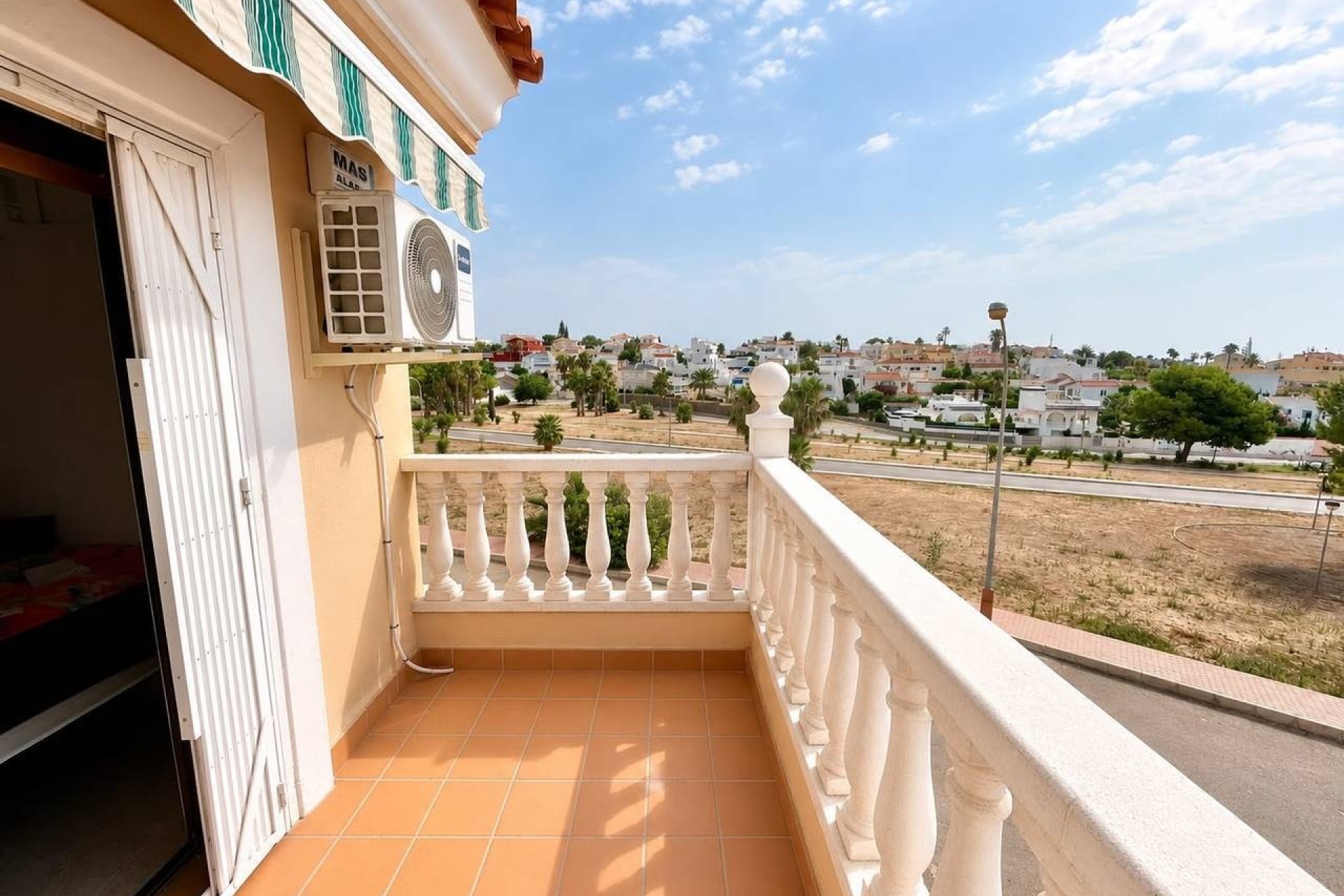 Resale - Detached Villa -
Villamartín