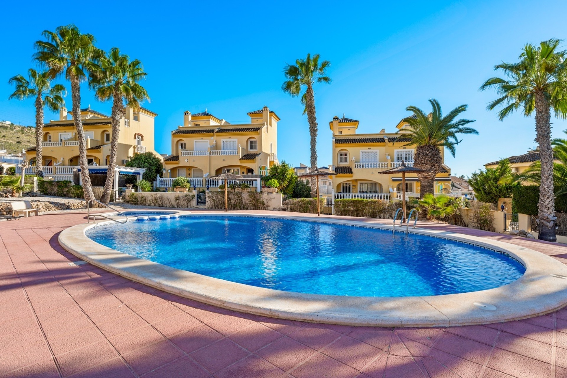 Resale - Doppelhaushälfte -
Benimar