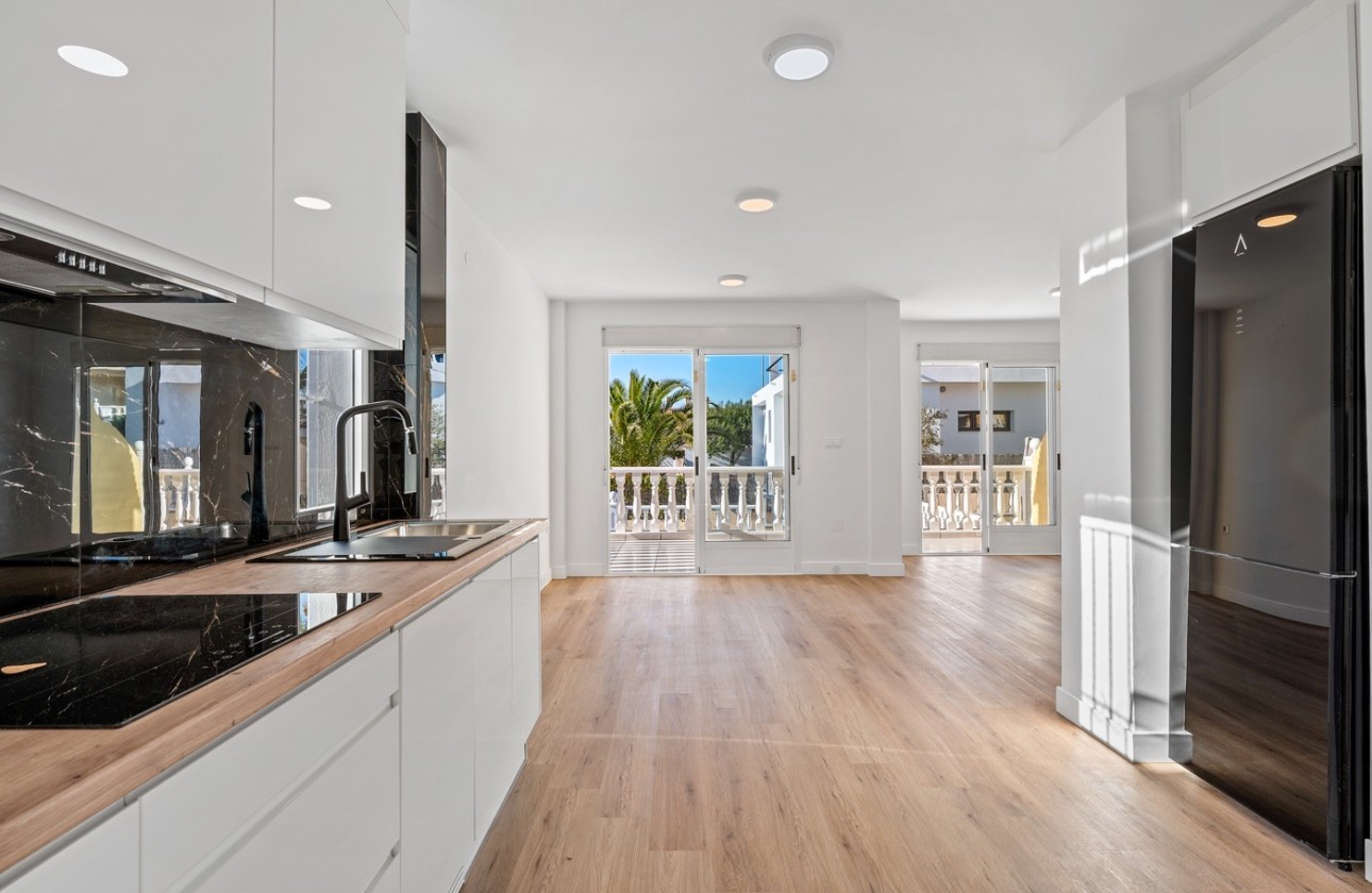 Resale - Doppelhaushälfte -
Benimar