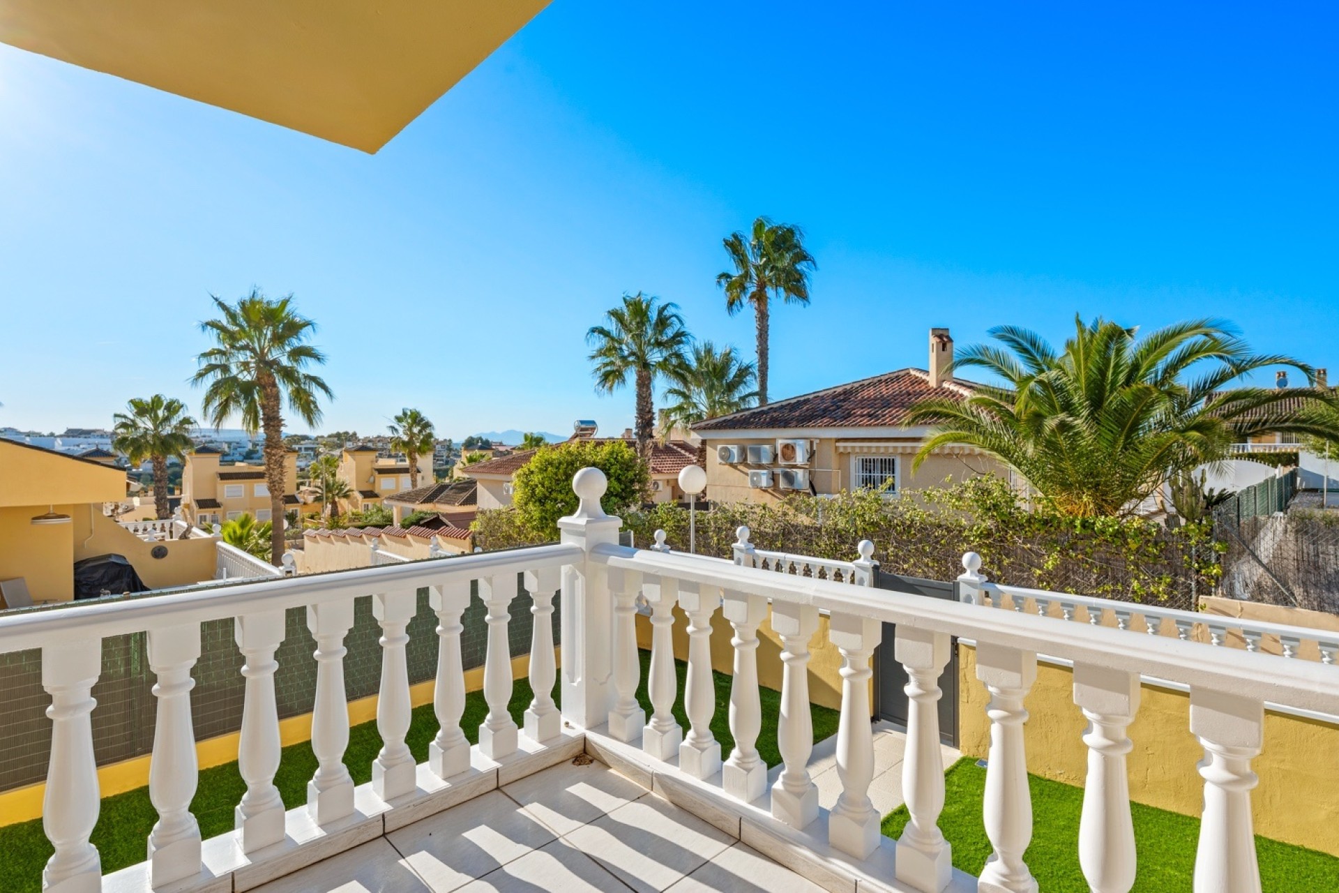 Resale - Doppelhaushälfte -
Benimar