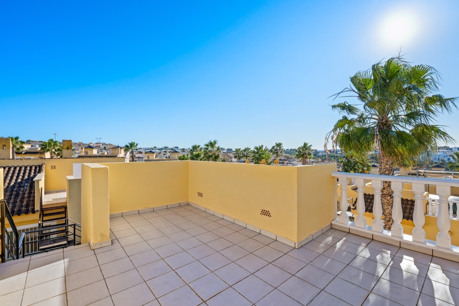 Resale - Doppelhaushälfte -
Benimar