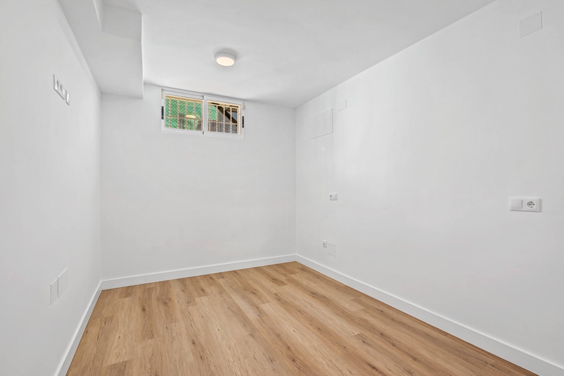 Resale - Doppelhaushälfte -
Benimar