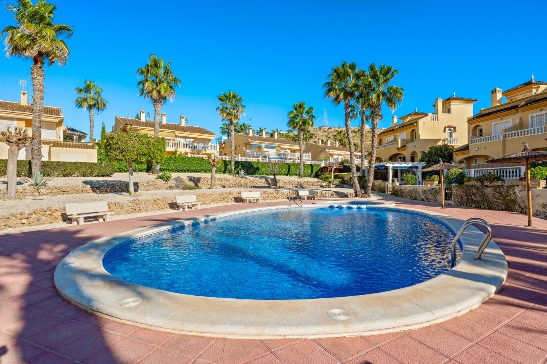 Resale - Doppelhaushälfte -
Benimar