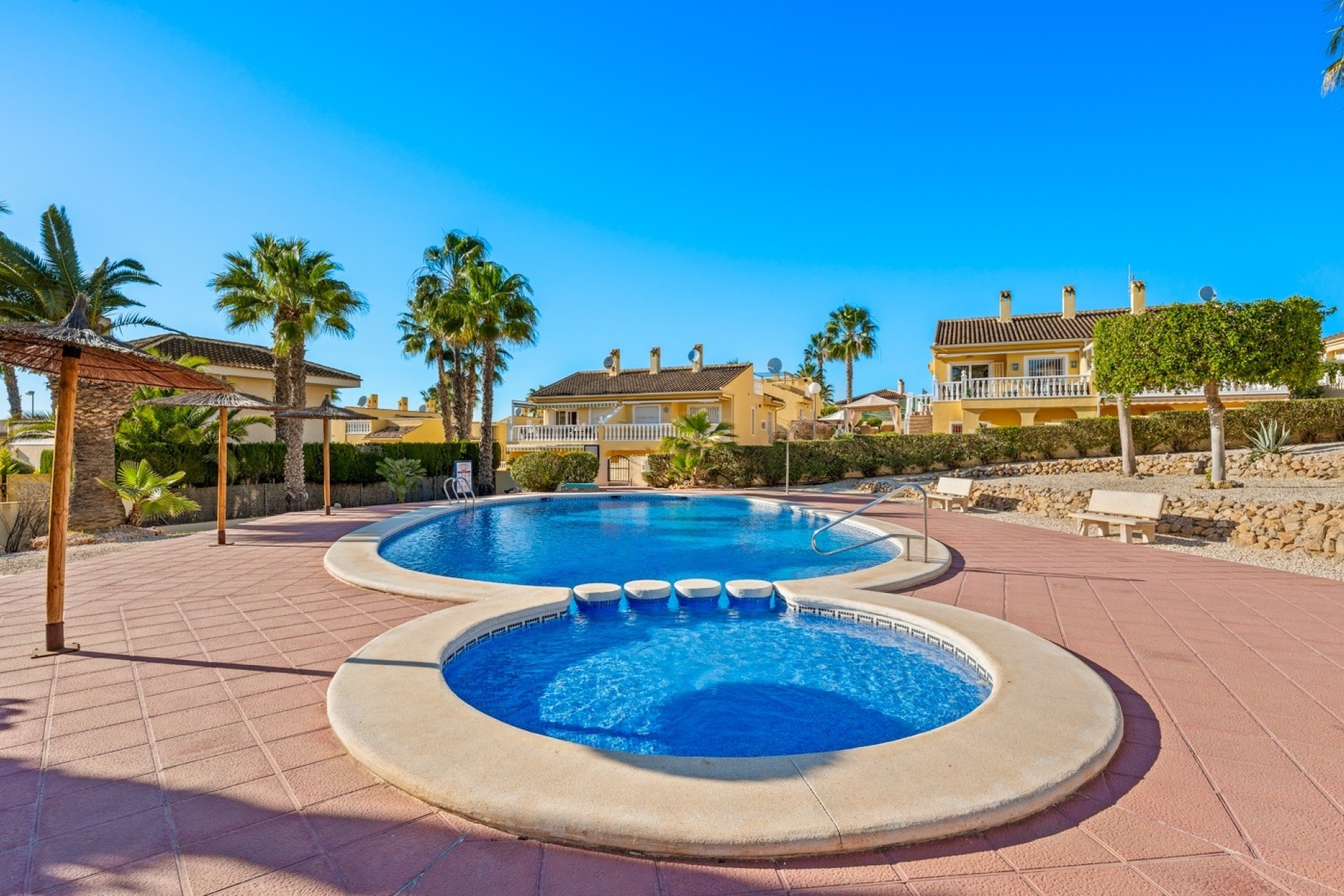 Resale - Doppelhaushälfte -
Benimar