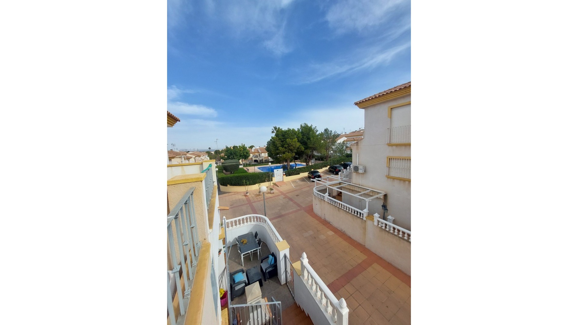 Resale - Doppelhaushälfte -
Los Altos