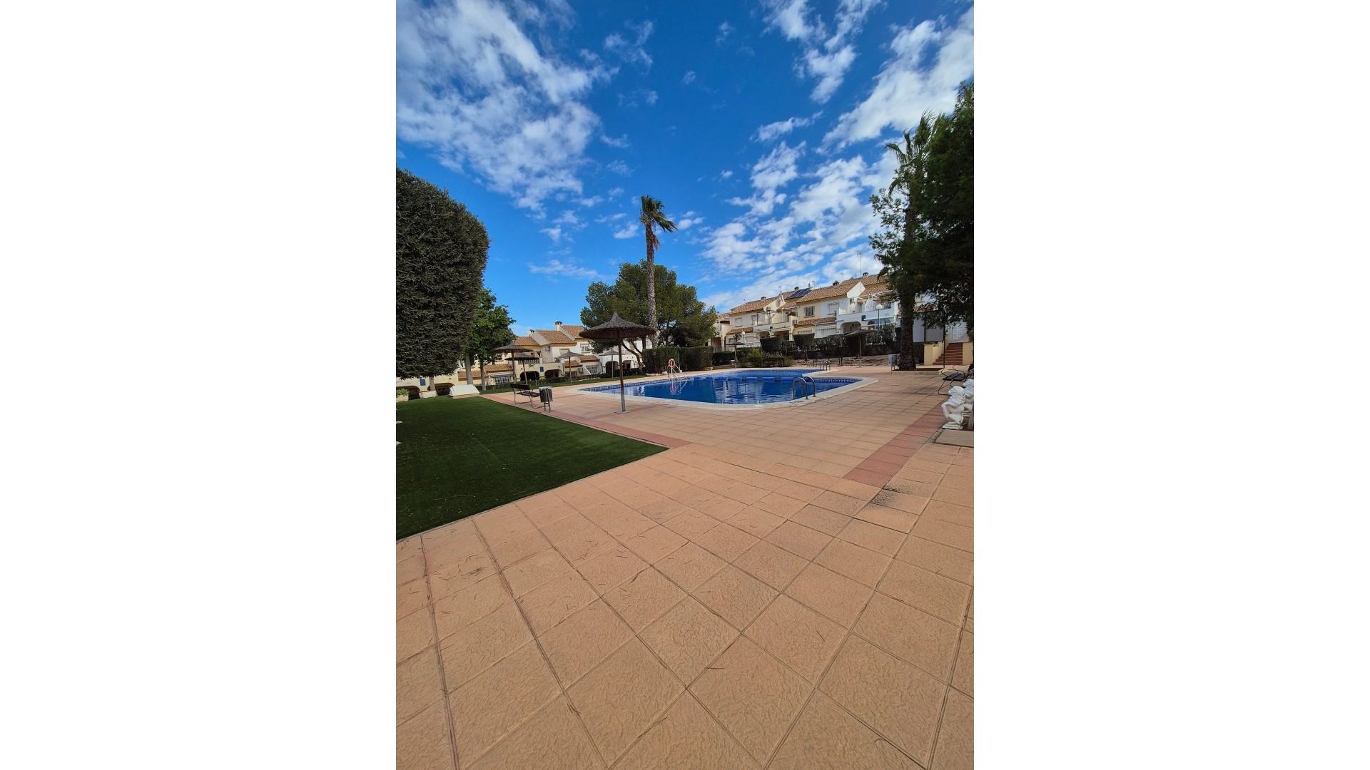 Resale - Doppelhaushälfte -
Los Altos