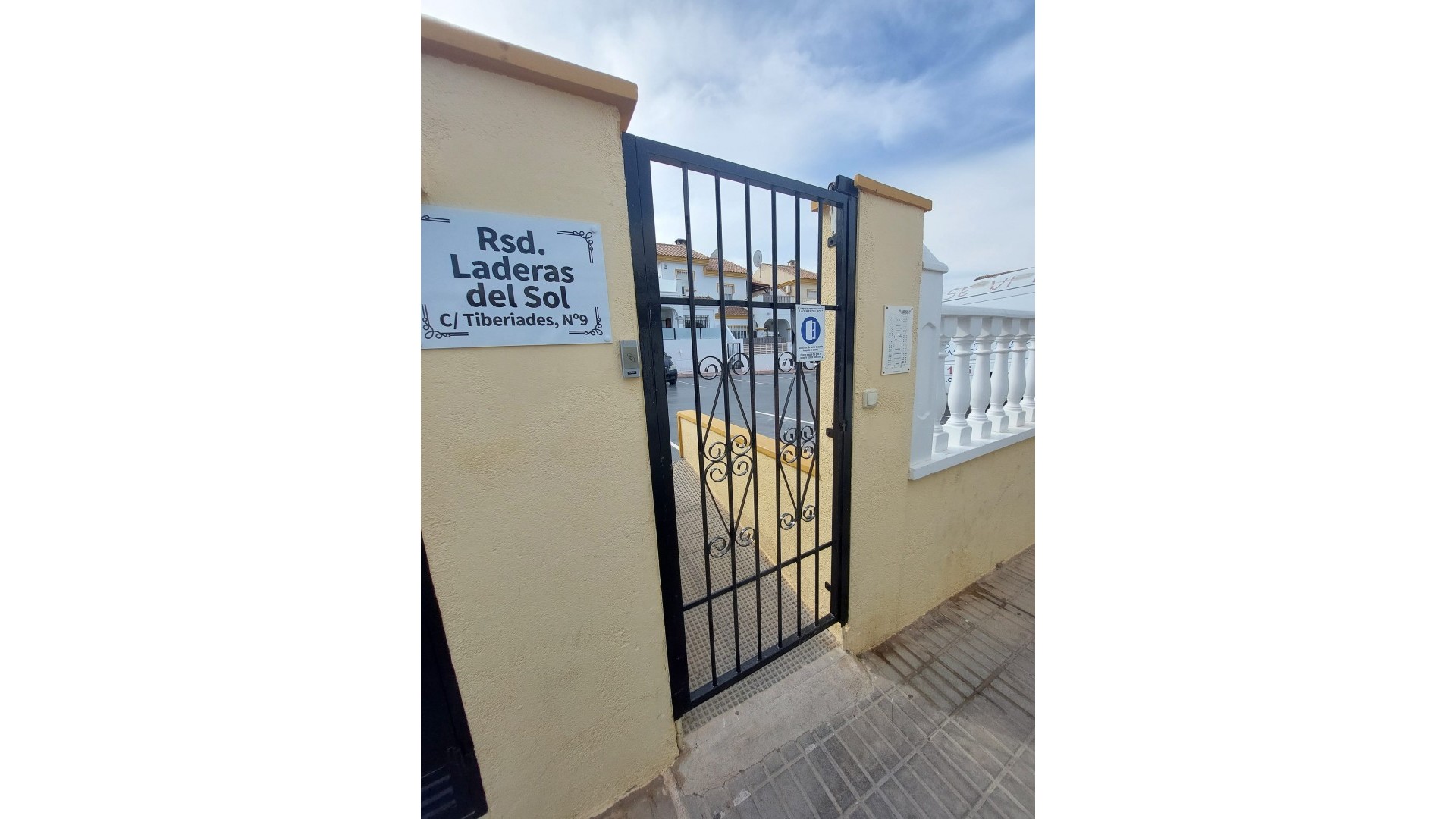 Resale - Doppelhaushälfte -
Los Altos