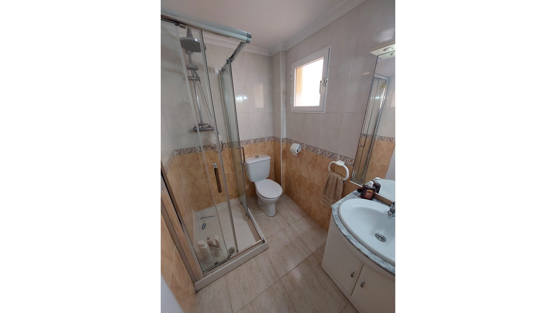 Resale - Doppelhaushälfte -
Los Altos