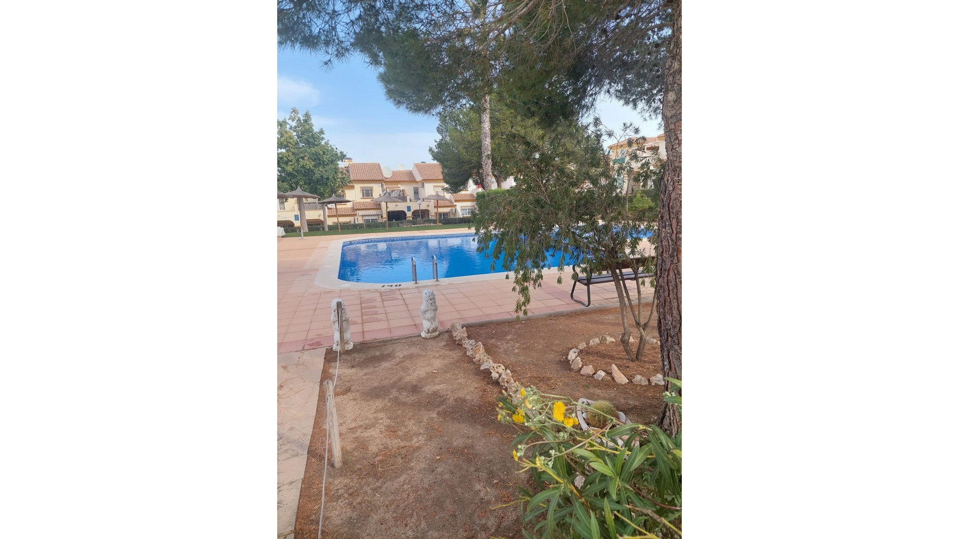 Resale - Doppelhaushälfte -
Los Altos