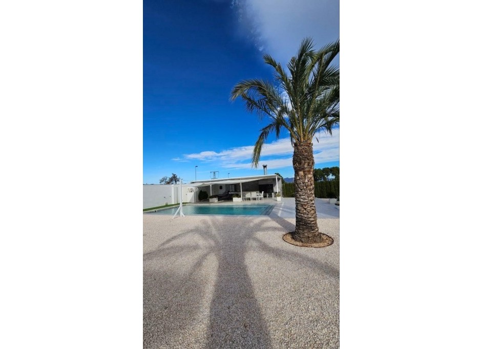 Resale - Doppelhaushälfte -
Orihuela