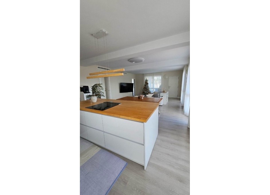 Resale - Doppelhaushälfte -
Orihuela