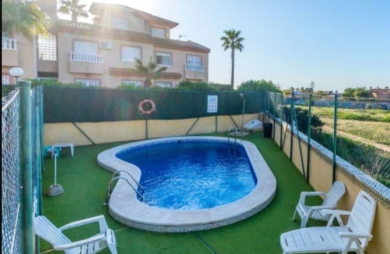 Resale - Doppelhaushälfte -
Torrevieja - Aguas Nuevas