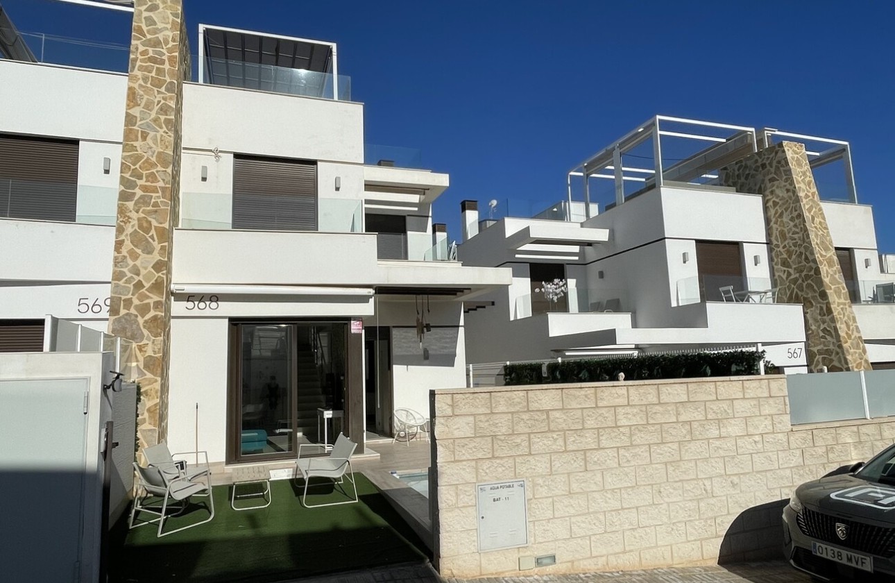 Resale - Doppelhaushälfte -
Villamartín