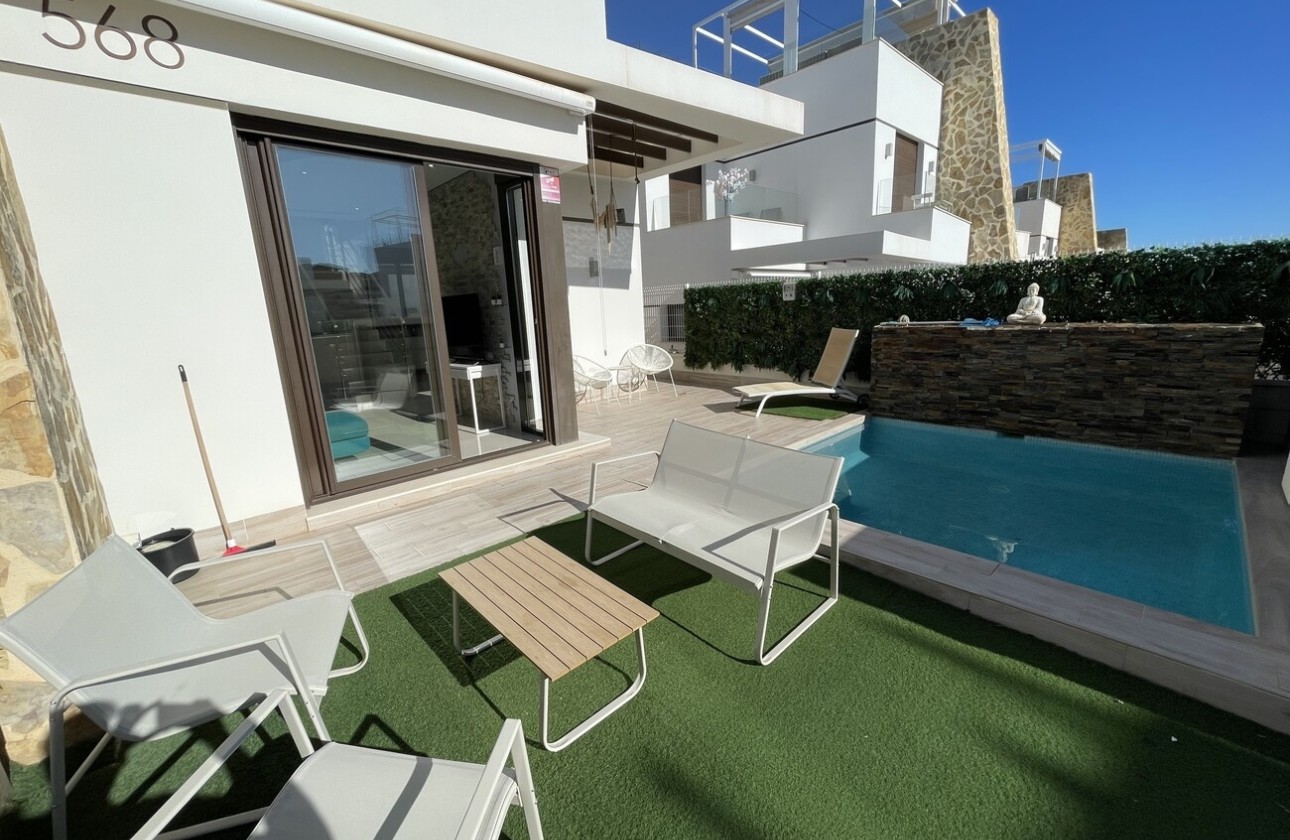 Resale - Doppelhaushälfte -
Villamartín