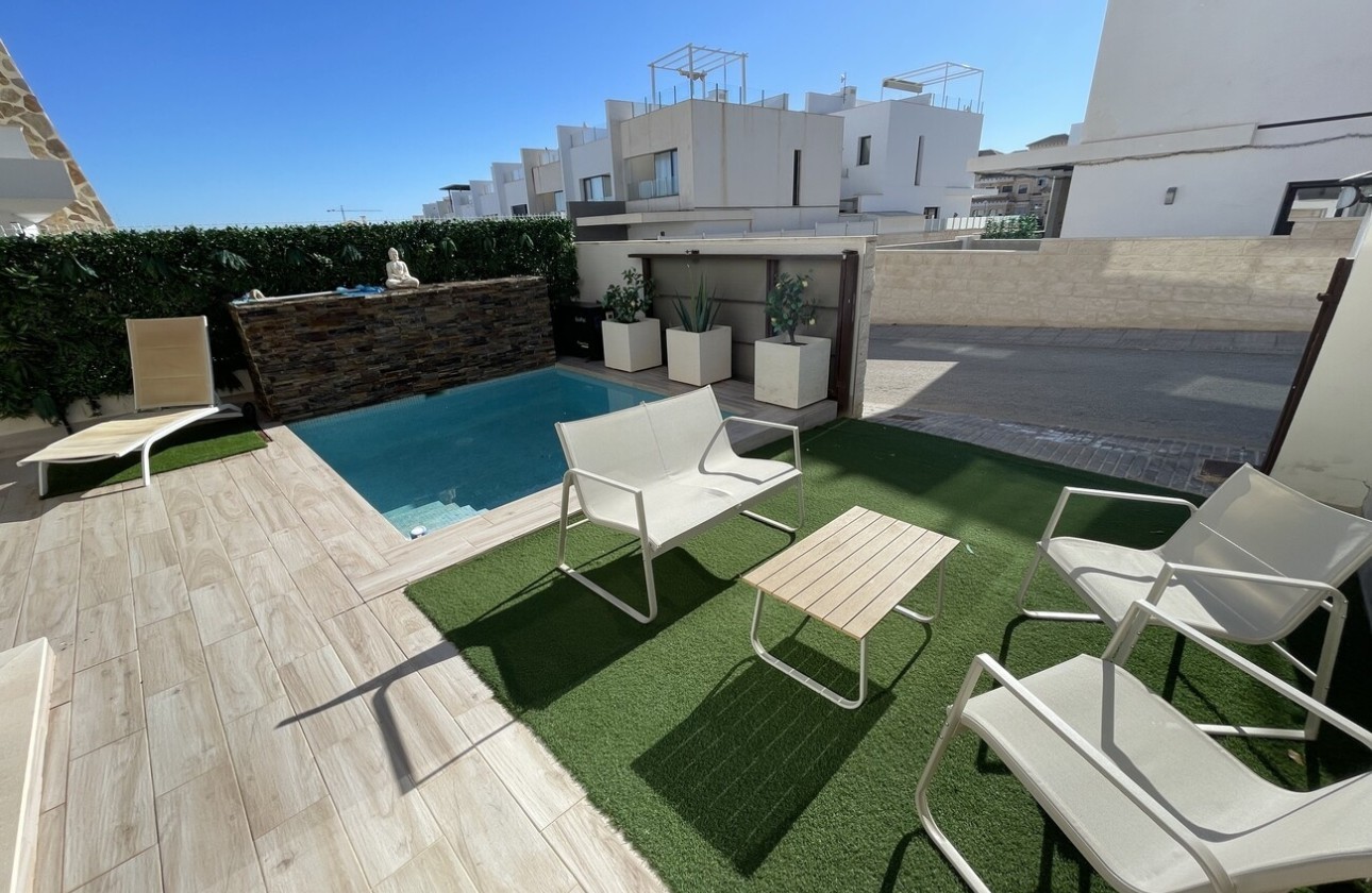 Resale - Doppelhaushälfte -
Villamartín