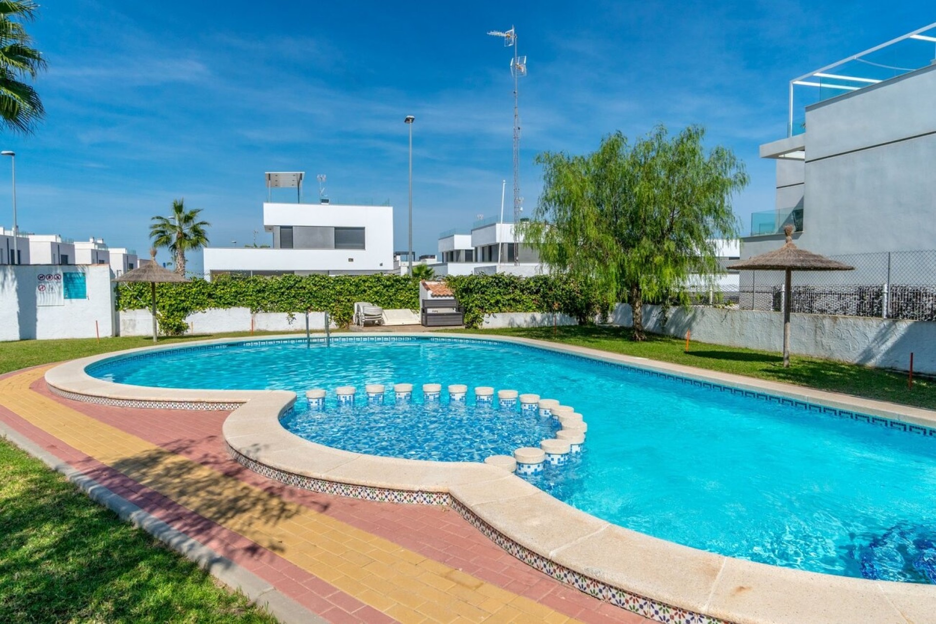 Resale - Doppelhaushälfte -
Villamartín