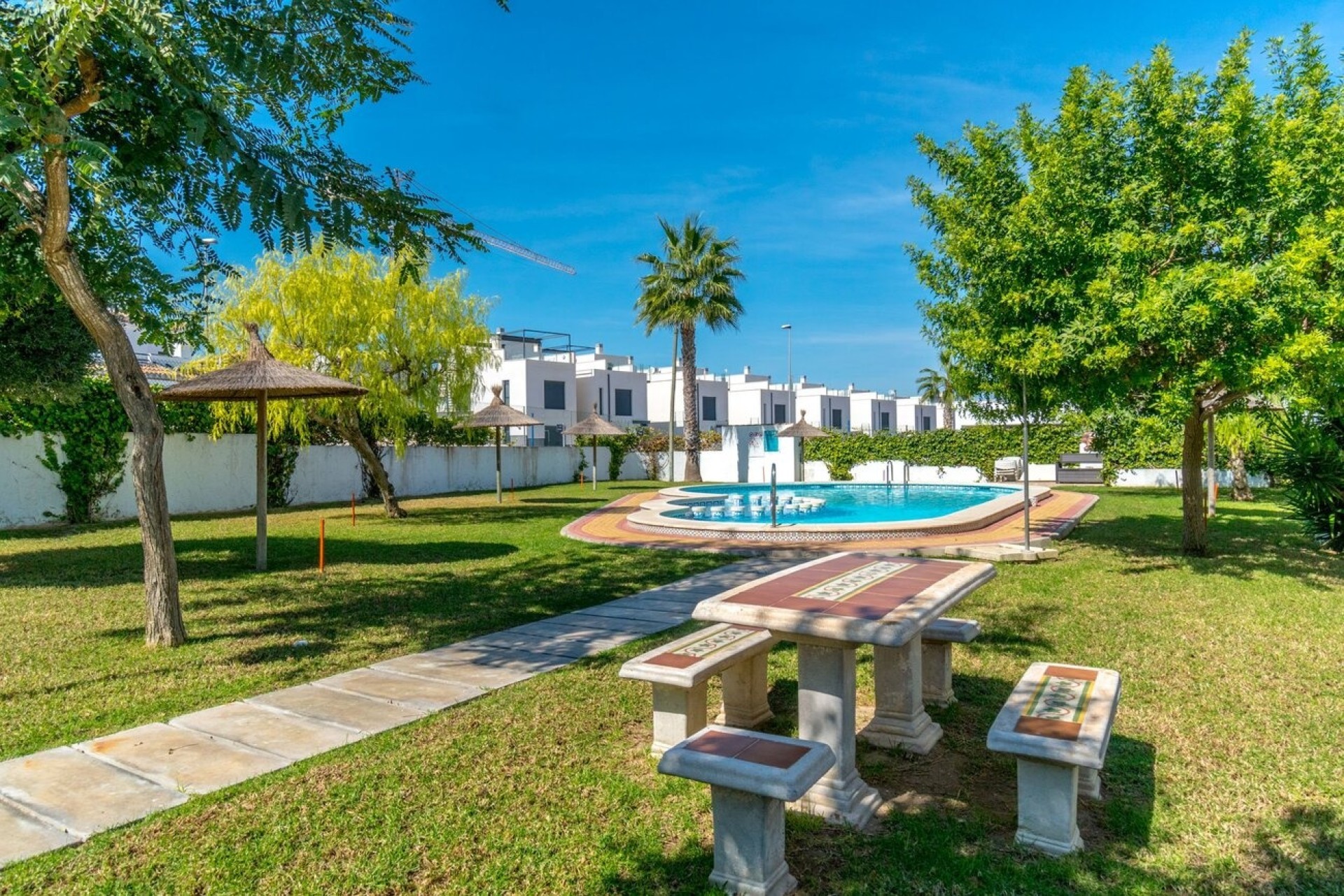 Resale - Doppelhaushälfte -
Villamartín