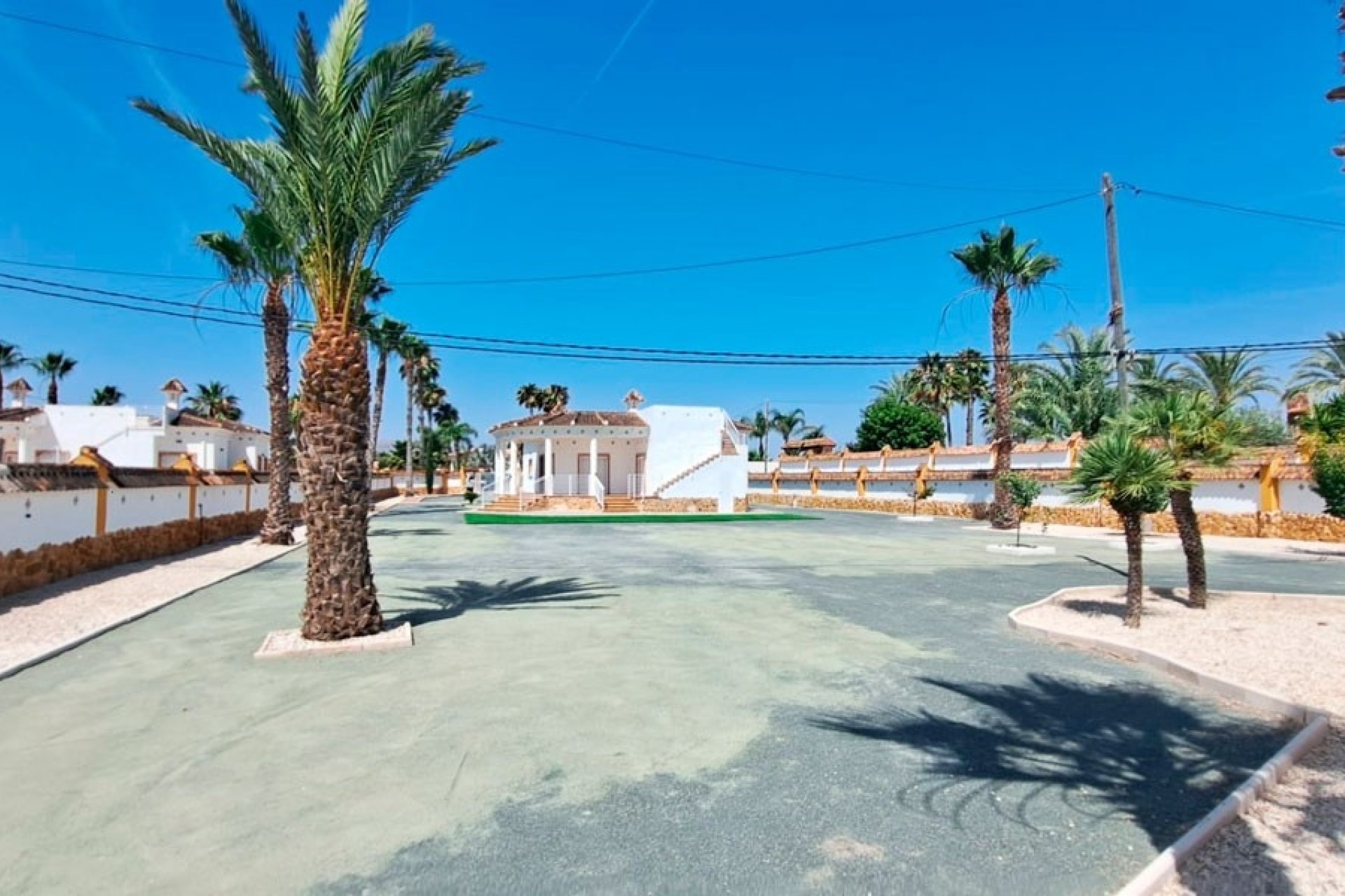 Resale - Finca - Country Property -
Catral