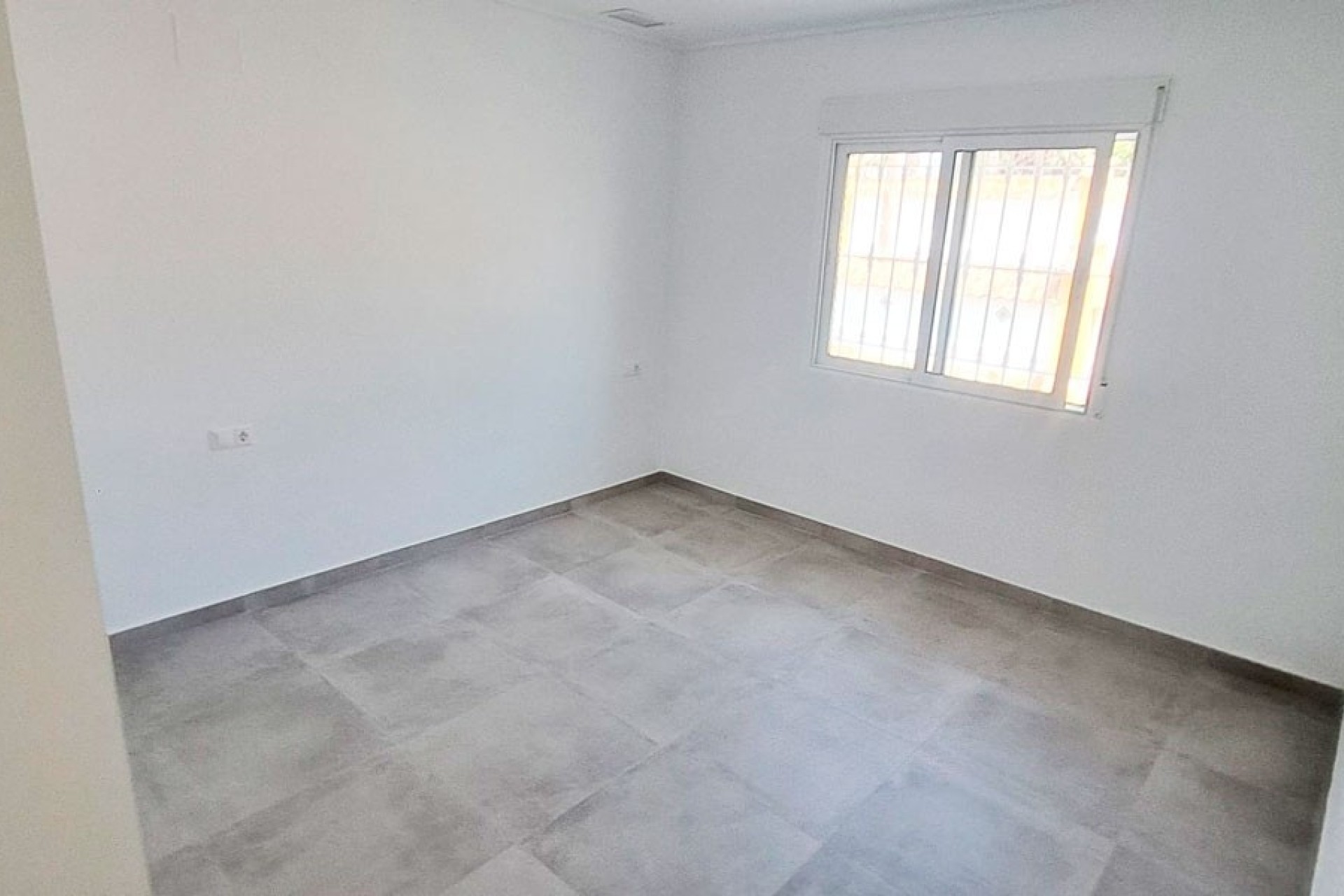 Resale - Finca - Country Property -
Catral