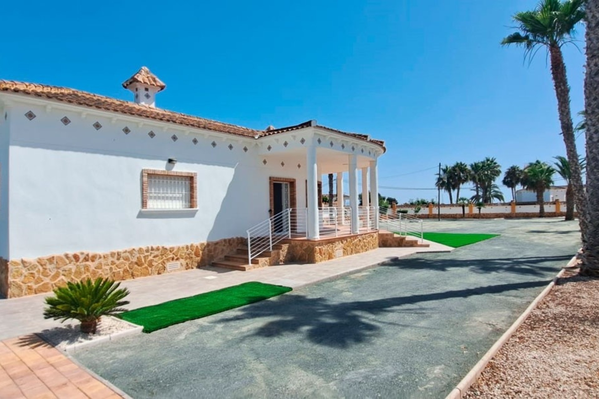 Resale - Finca - Country Property -
Catral