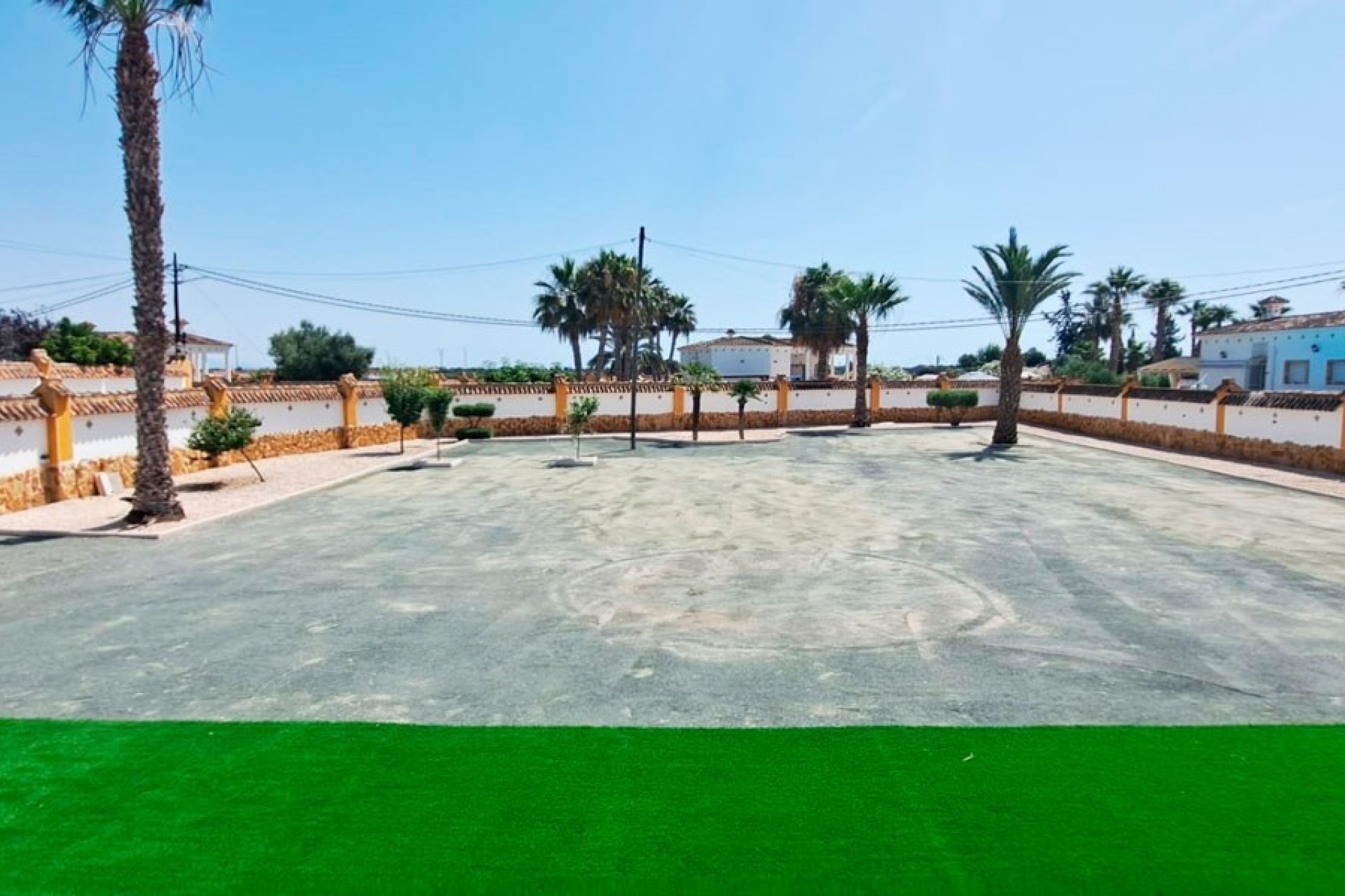 Resale - Finca - Country Property -
Catral