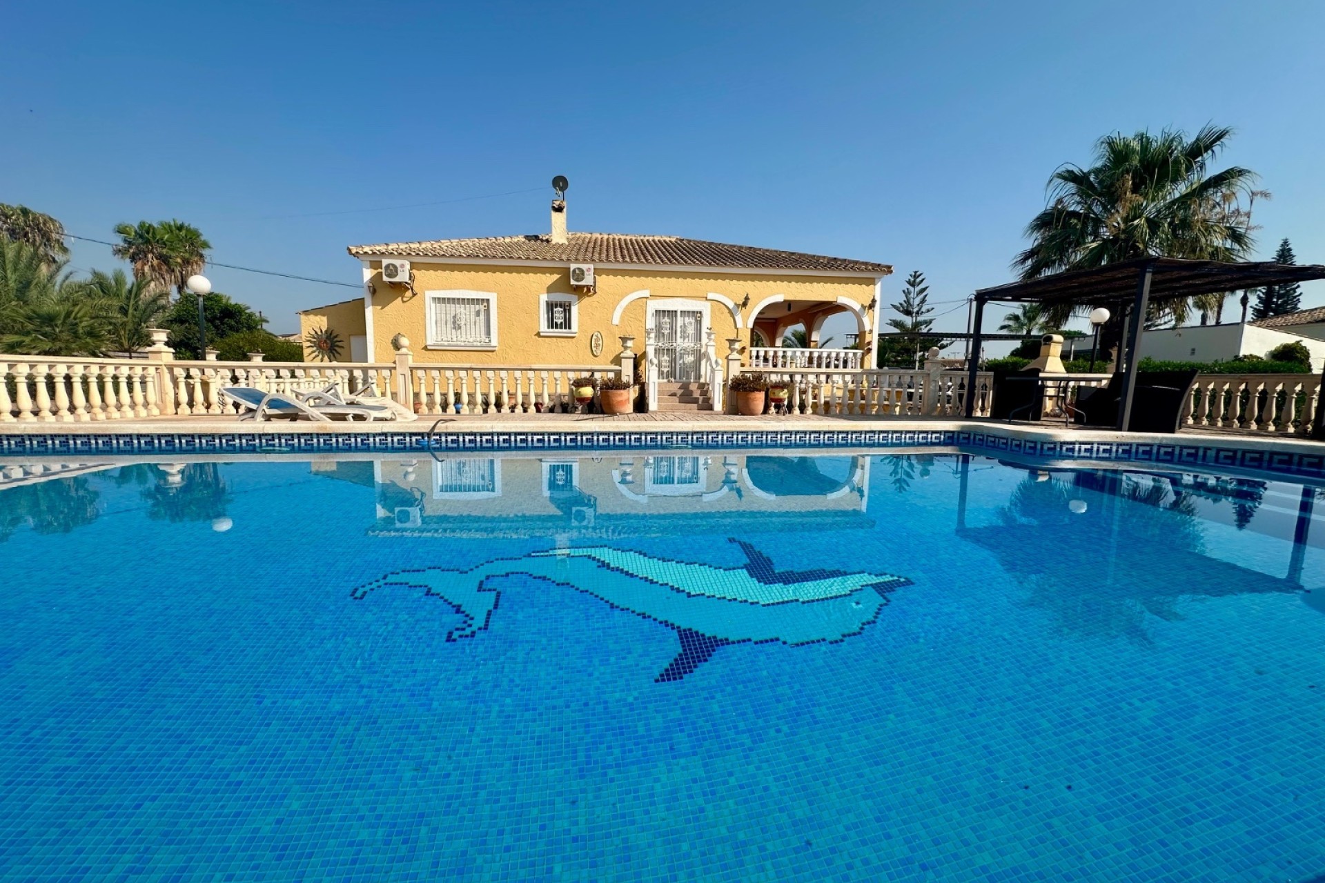 Resale - Finca - Country Property -
Catral