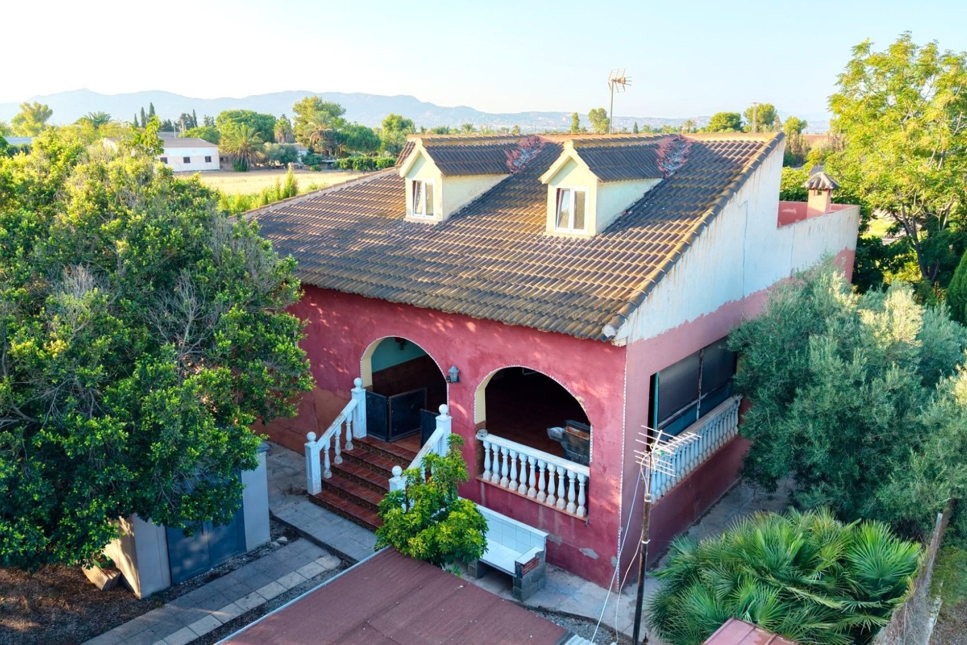 Resale - Finca - Country Property -
Catral