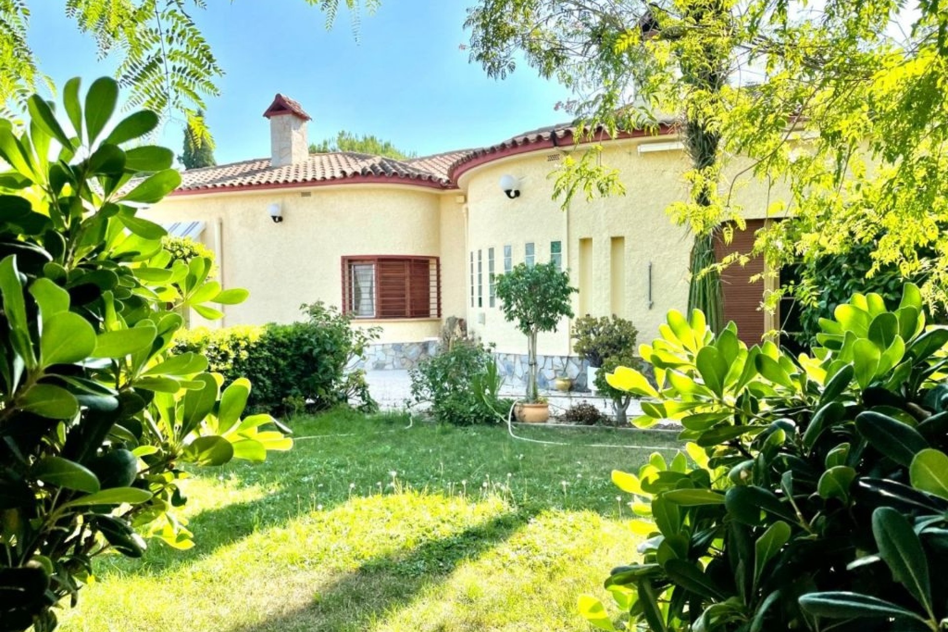 Resale - Finca - Country Property -
Elche