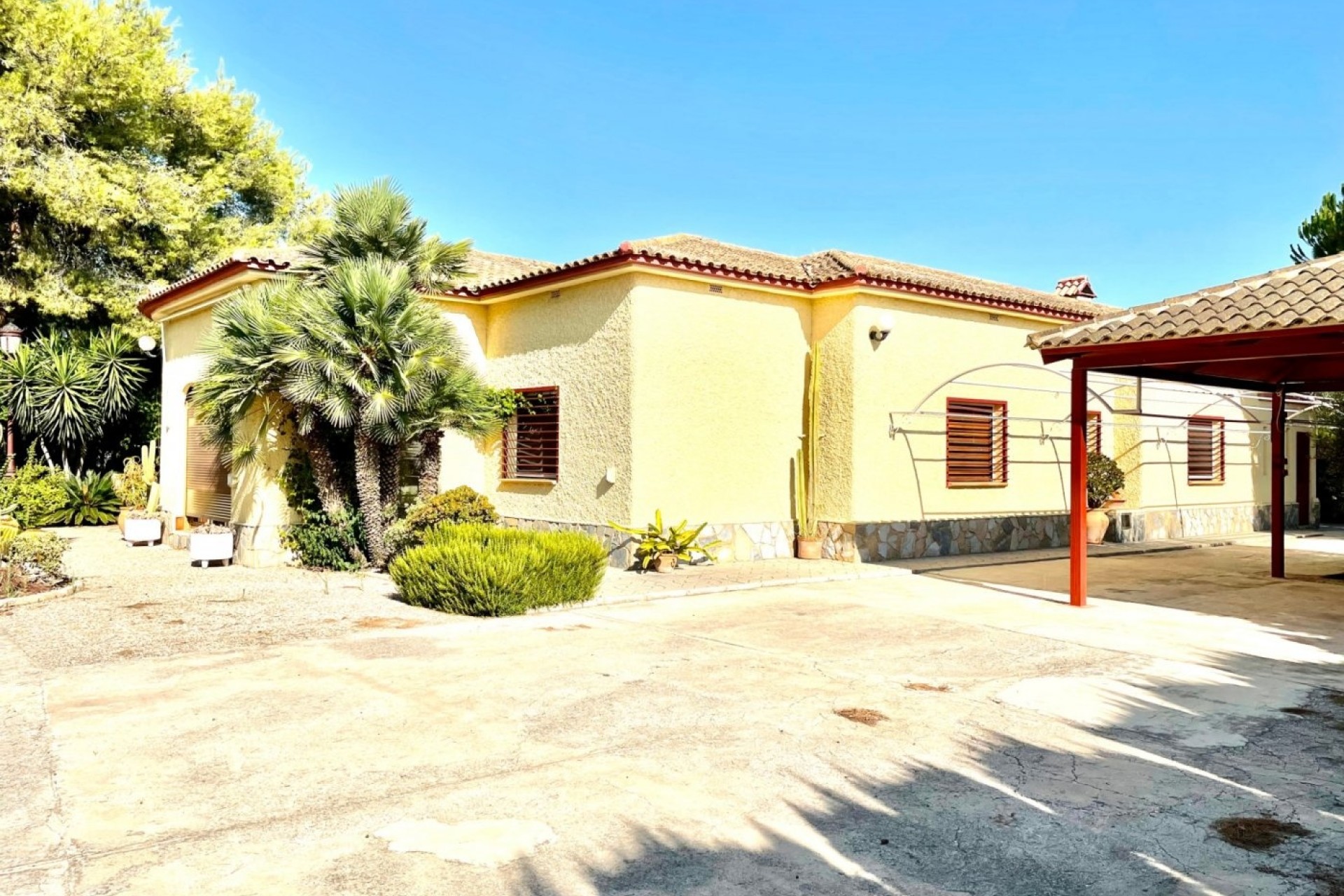 Resale - Finca - Country Property -
Elche