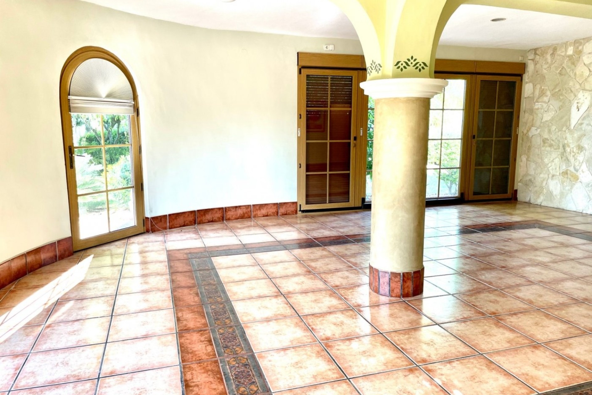 Resale - Finca - Country Property -
Elche