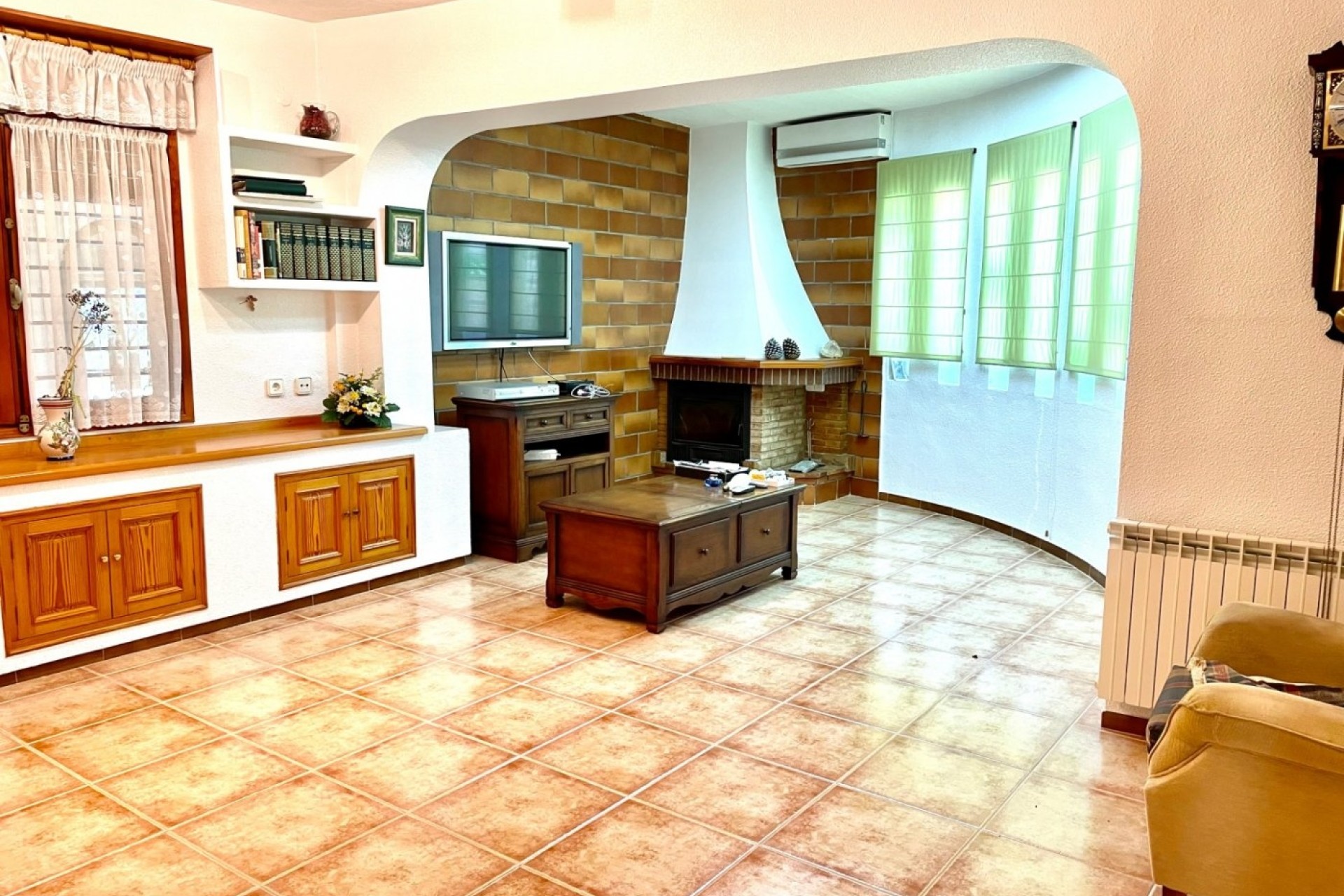 Resale - Finca - Country Property -
Elche