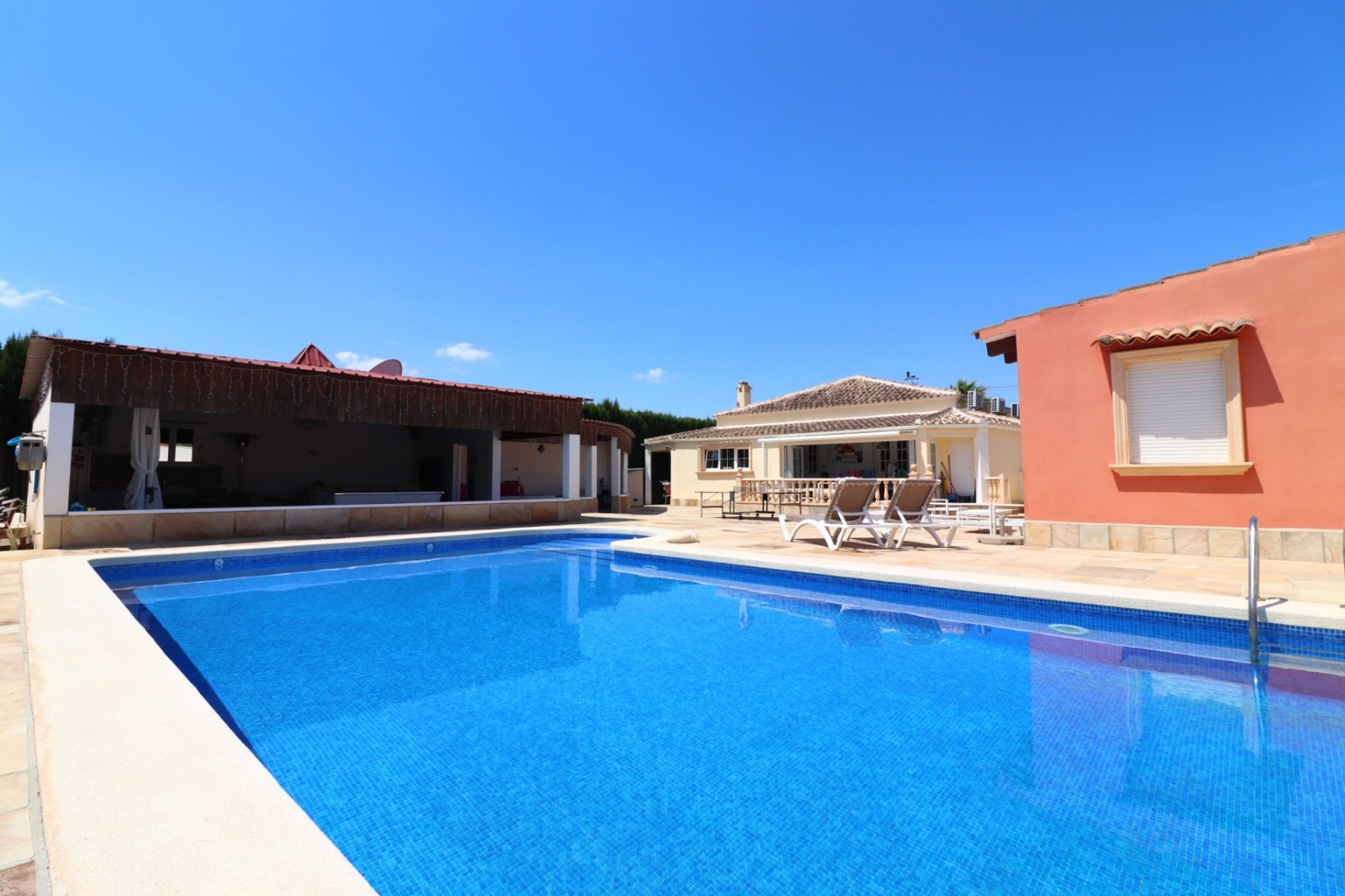 Resale - Finca - Country Property -
Heredades - Heredades - Country