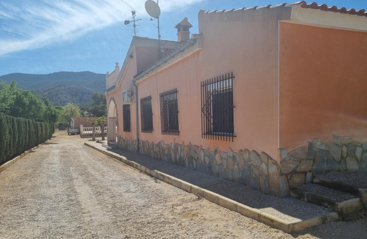 Resale - Finca - Country Property -
Hondón de las Nieves