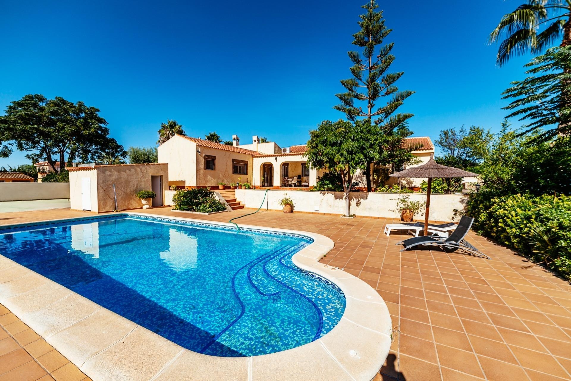 Resale - Finca - Country Property -
Los Montesinos
