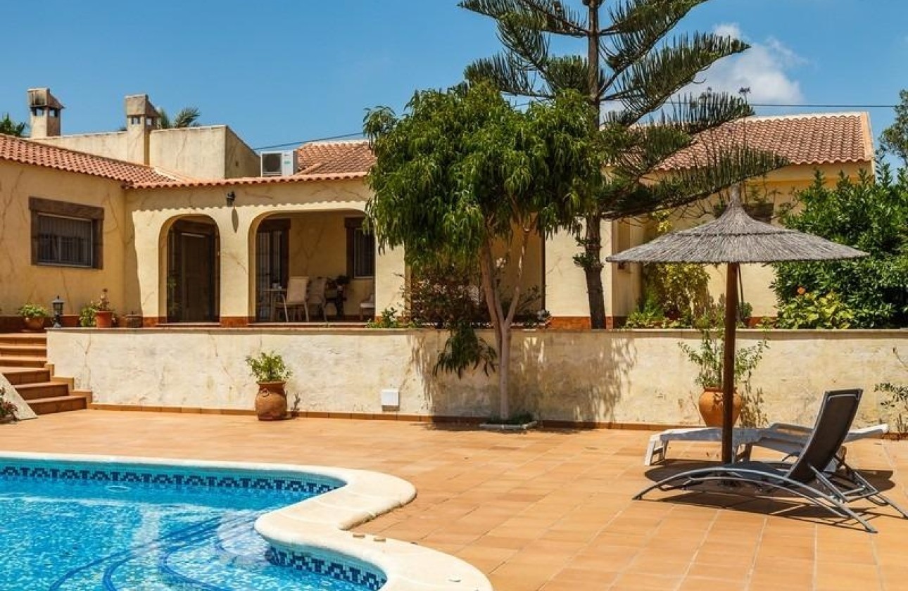Resale - Finca - Country Property -
Los Montesinos