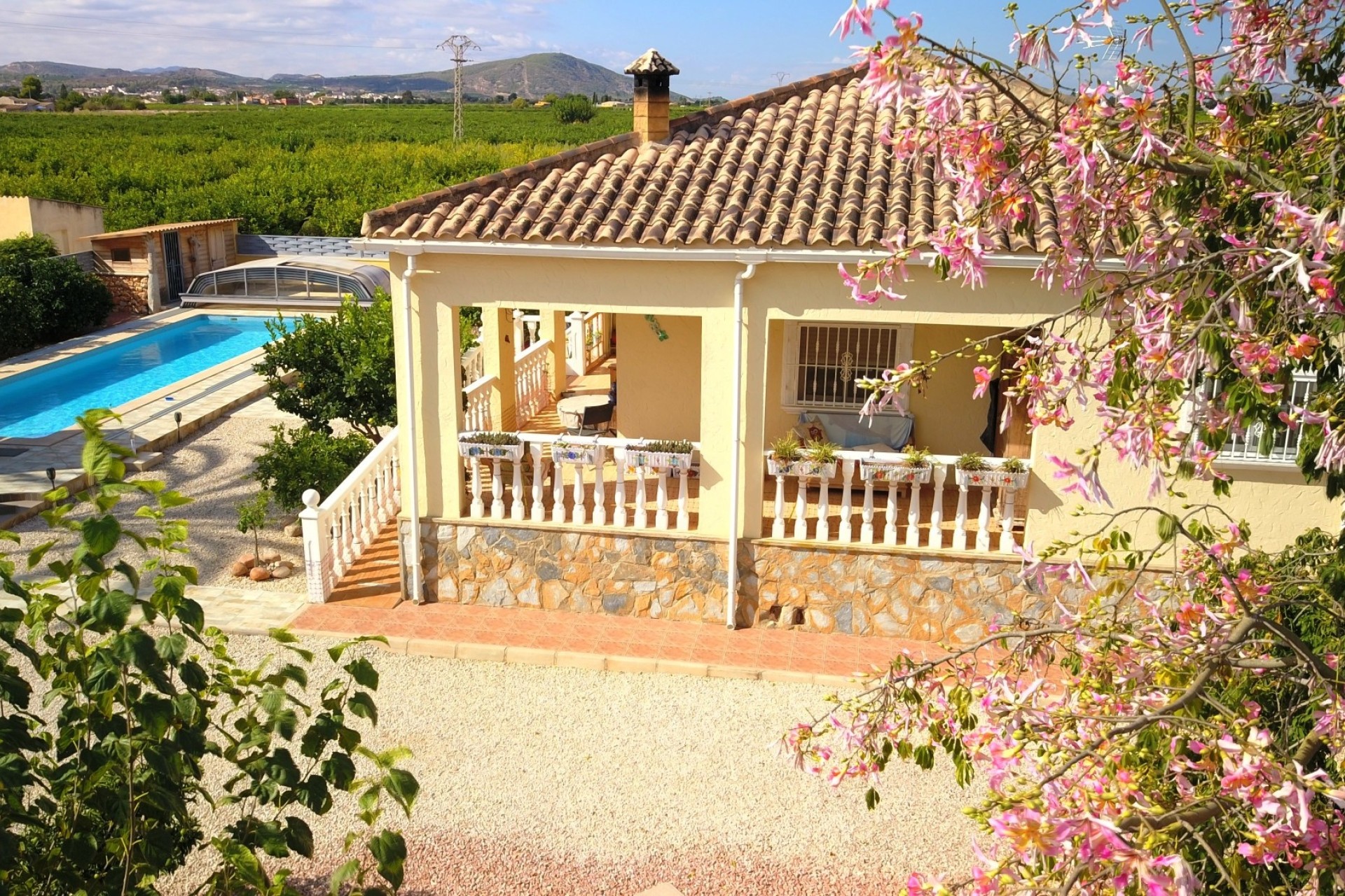 Resale - Finca - Country Property -
Orihuela - La Campaneta