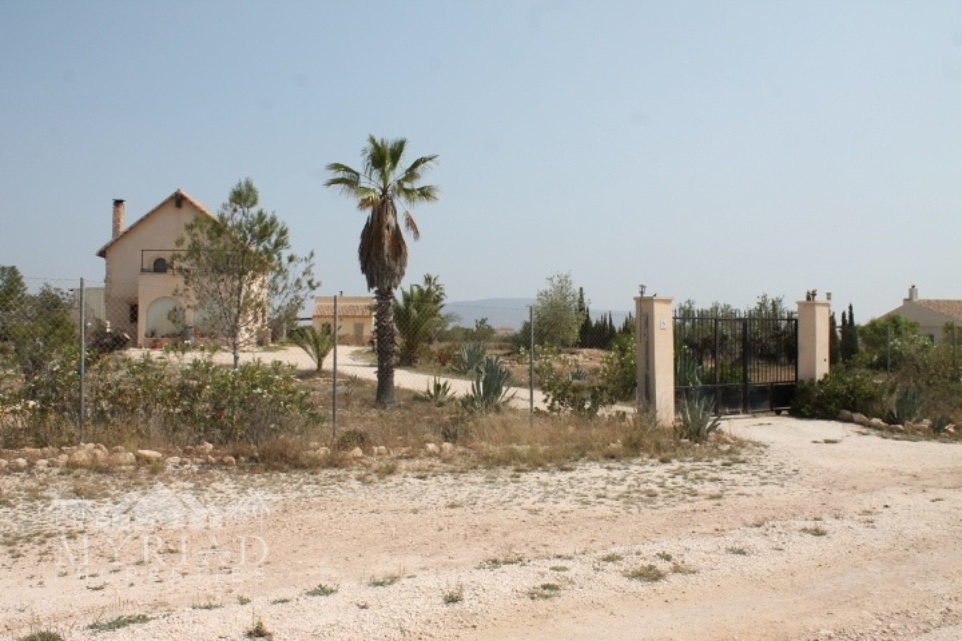 Resale - Finca - Country Property -
Pinoso - Pinoso Alicante