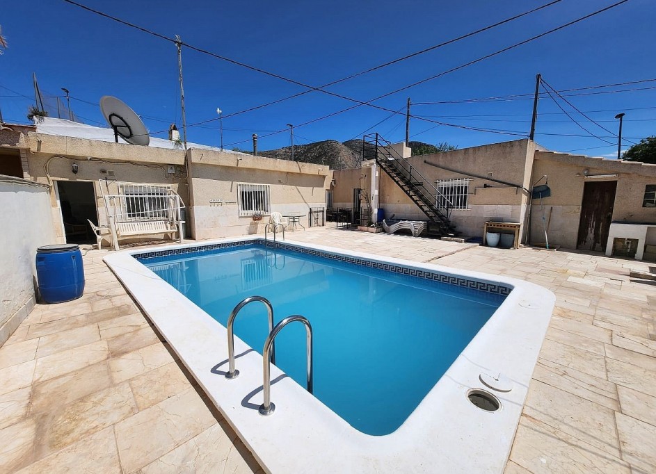 Resale - Finca Landgut -
Algueña