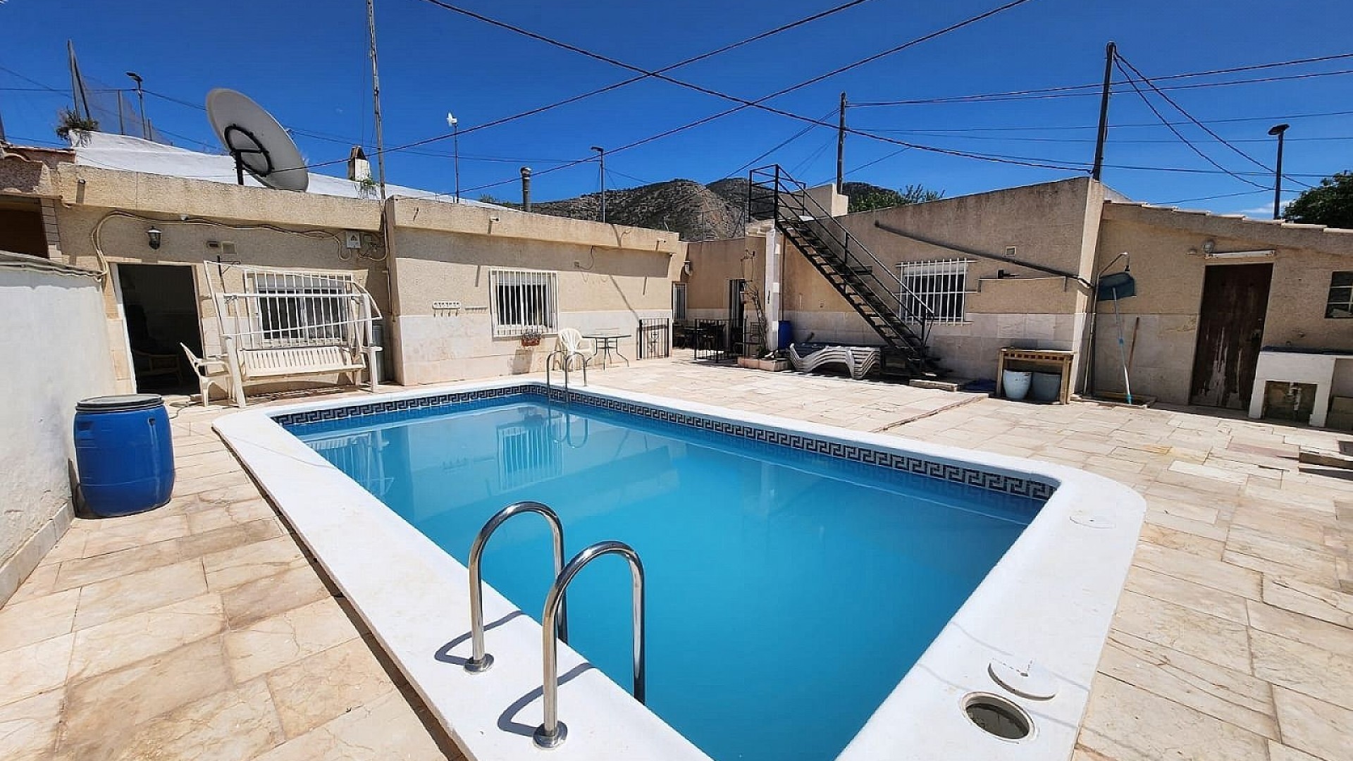 Resale - Finca Landgut -
Algueña