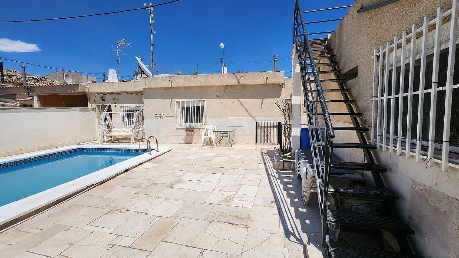 Resale - Finca Landgut -
Algueña