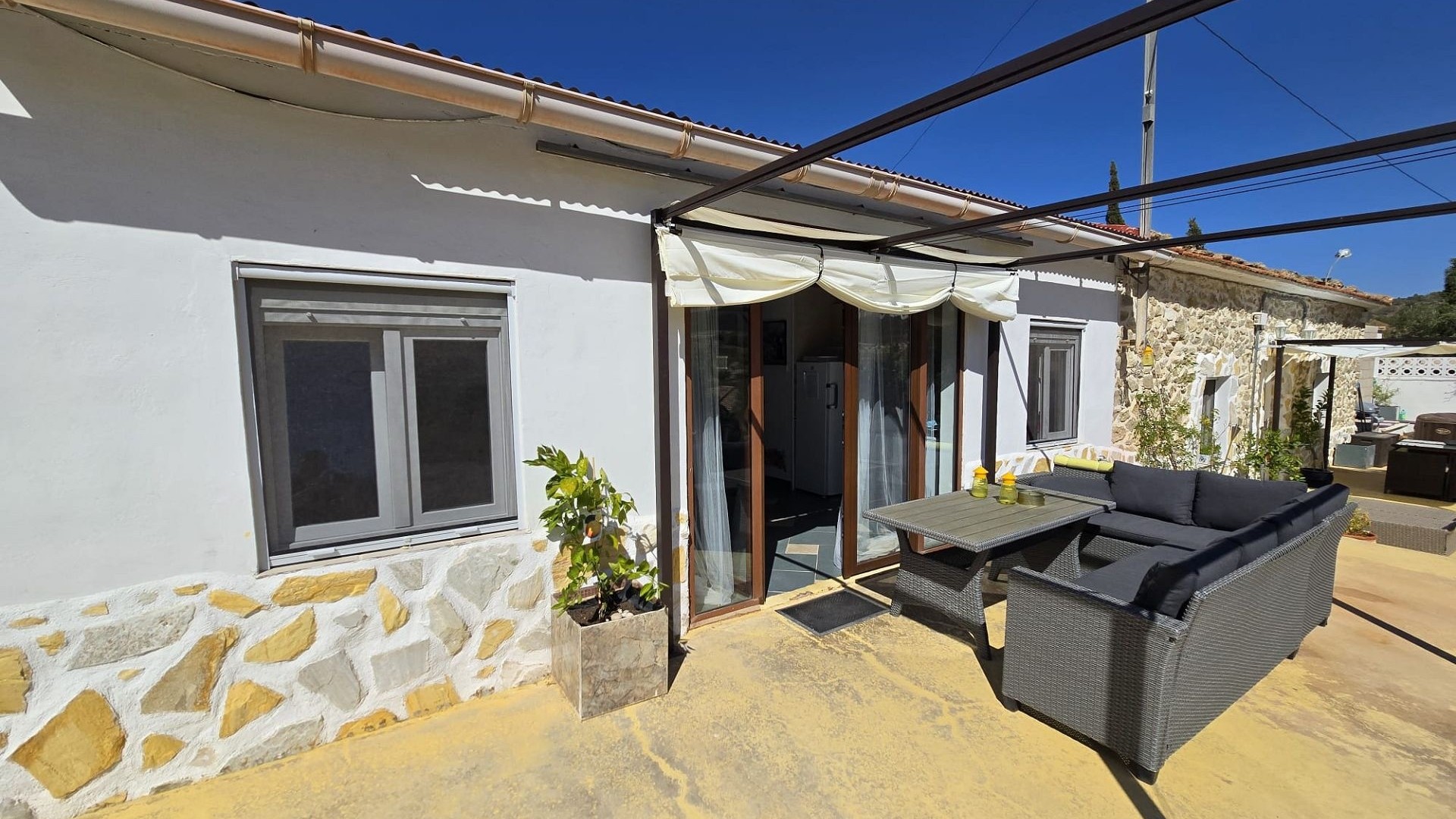 Resale - Finca Landgut -
La Zarza