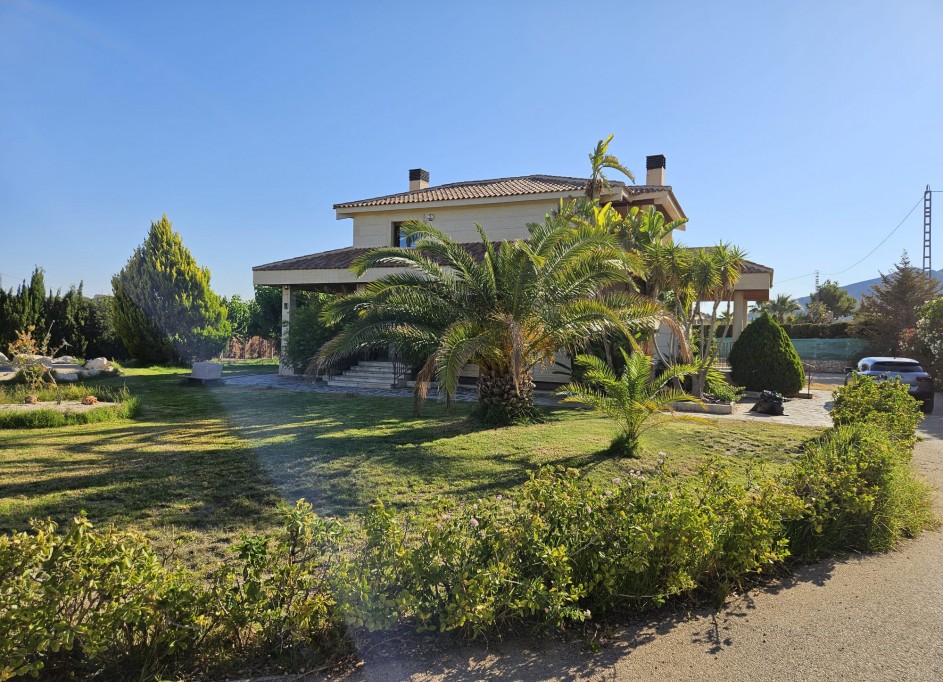 Resale - Finca Landgut -
Novelda