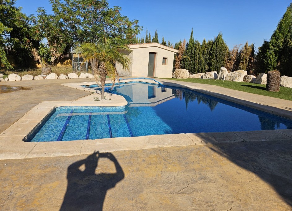 Resale - Finca Landgut -
Novelda