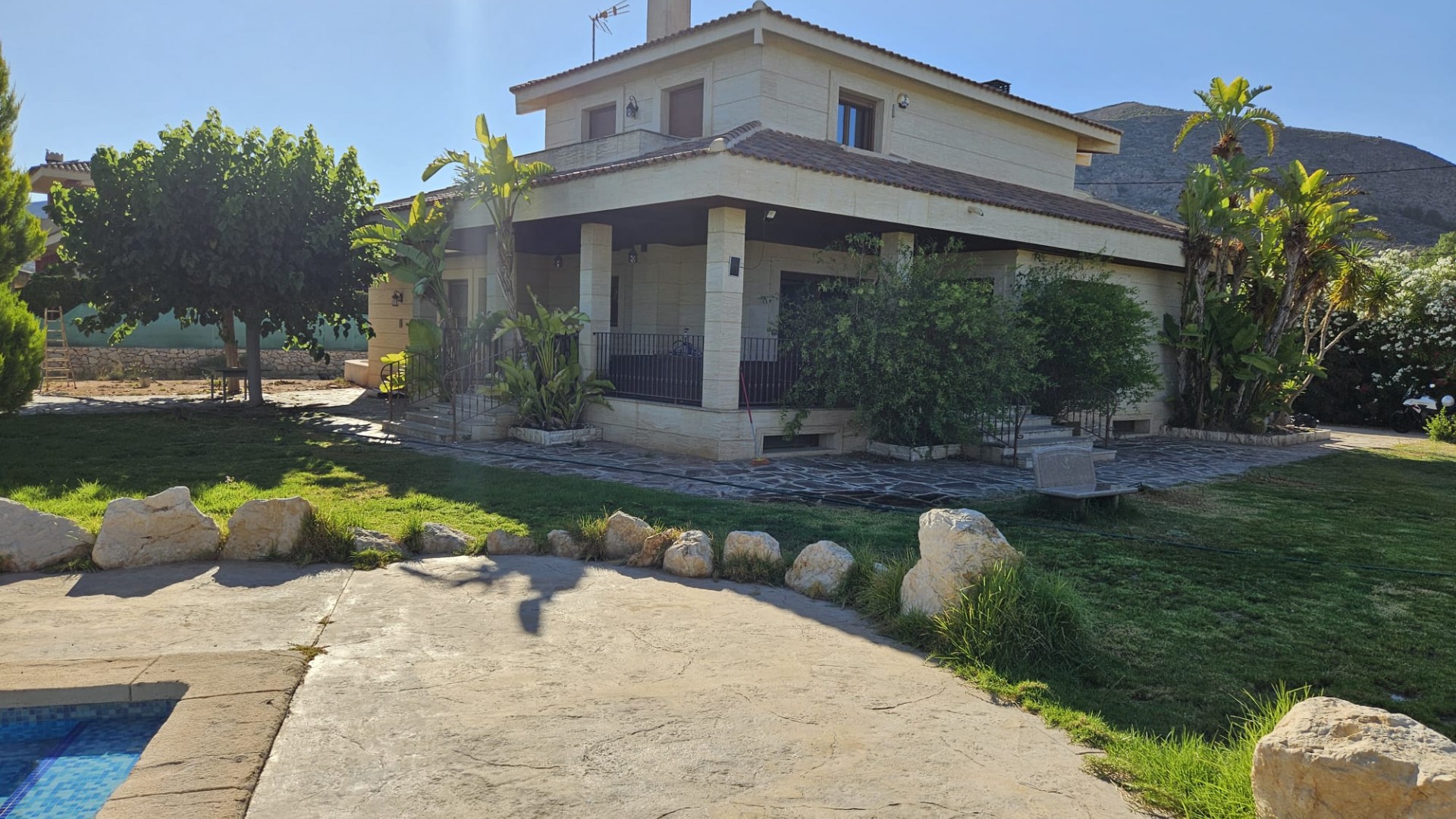 Resale - Finca Landgut -
Novelda