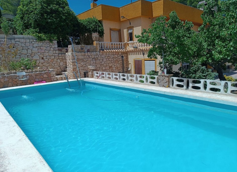 Resale - Finca Landgut -
Yecla