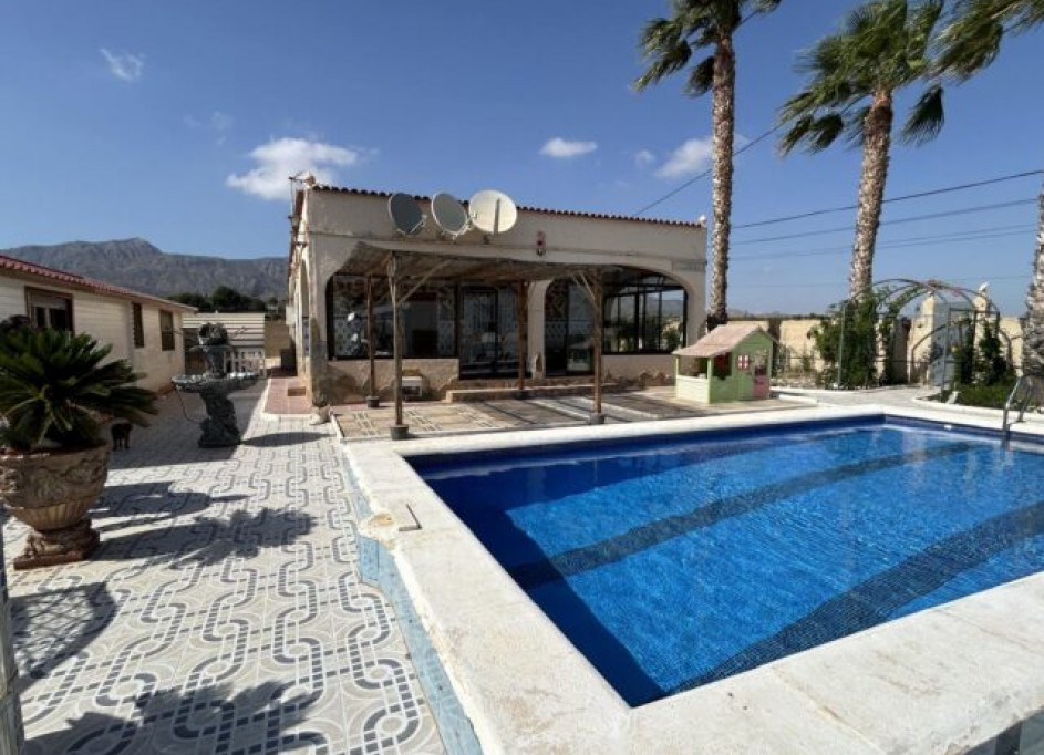 Resale - Freistehende Villa -
Albatera