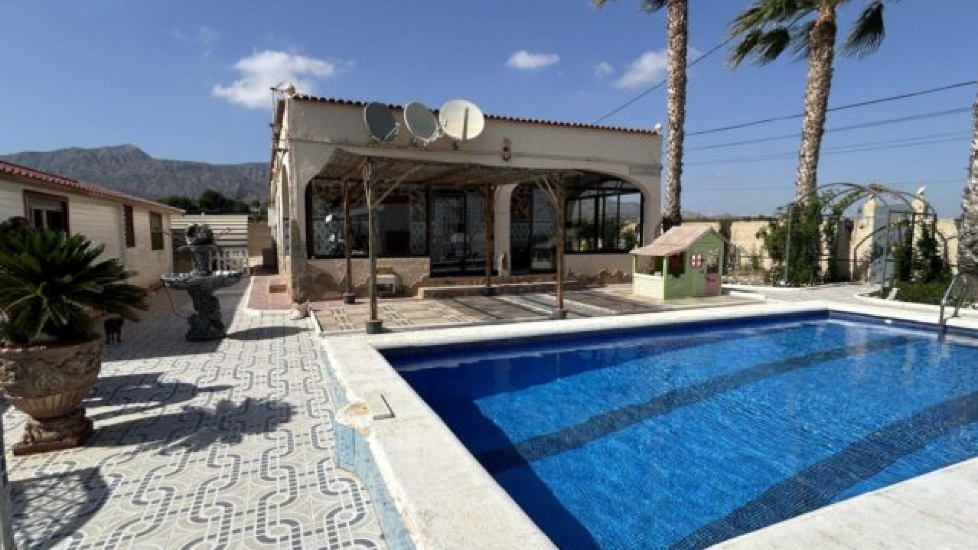 Resale - Freistehende Villa -
Albatera