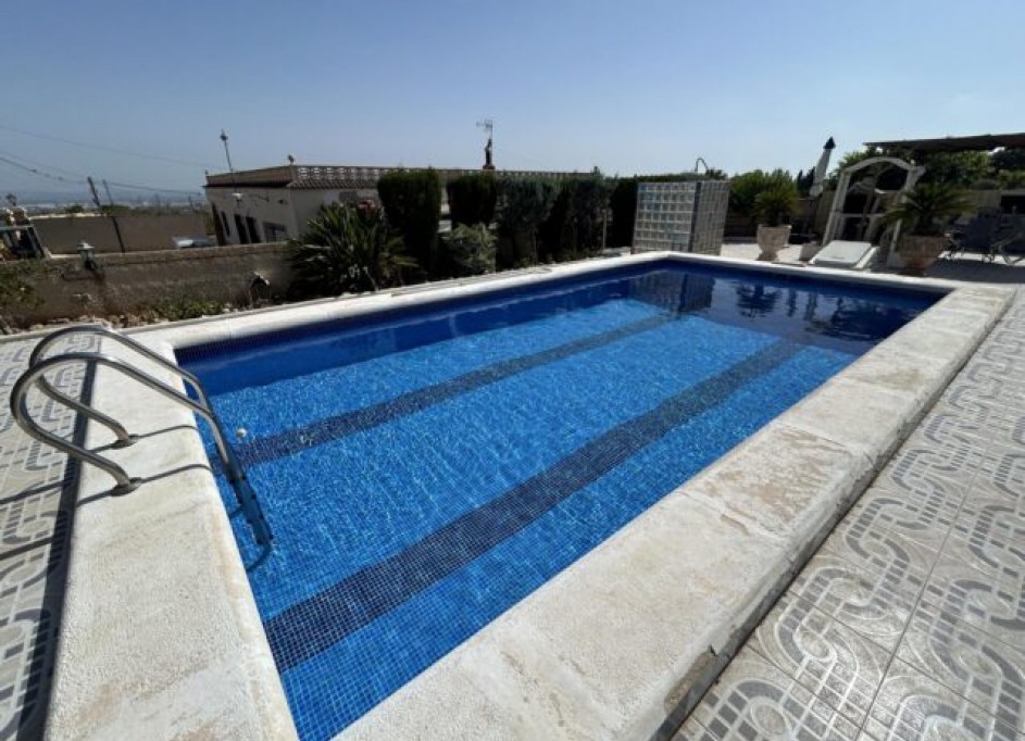 Resale - Freistehende Villa -
Albatera